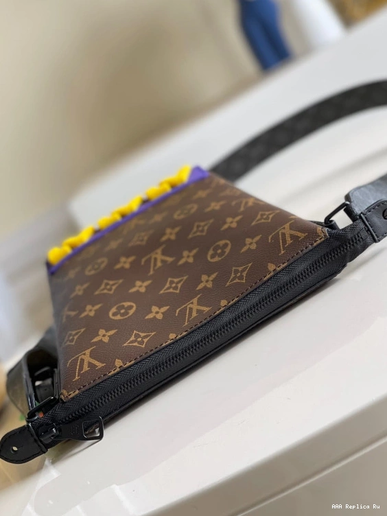 AAA Replica Ru LOUIS MESSENGER VUITTON CRUISER 0812